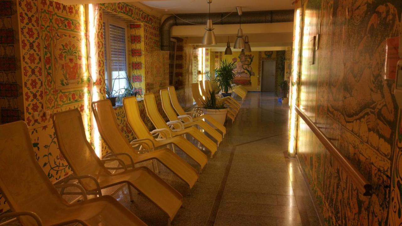 Hotel Reuterhof Reuterstadt Stavenhagen Esterno foto