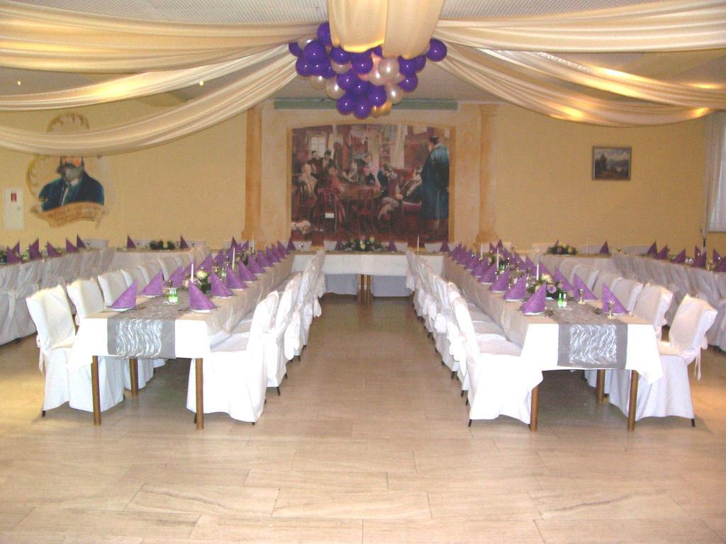 Hotel Reuterhof Reuterstadt Stavenhagen Esterno foto