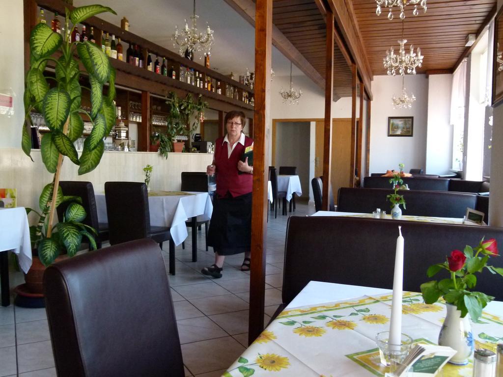 Hotel Reuterhof Reuterstadt Stavenhagen Esterno foto