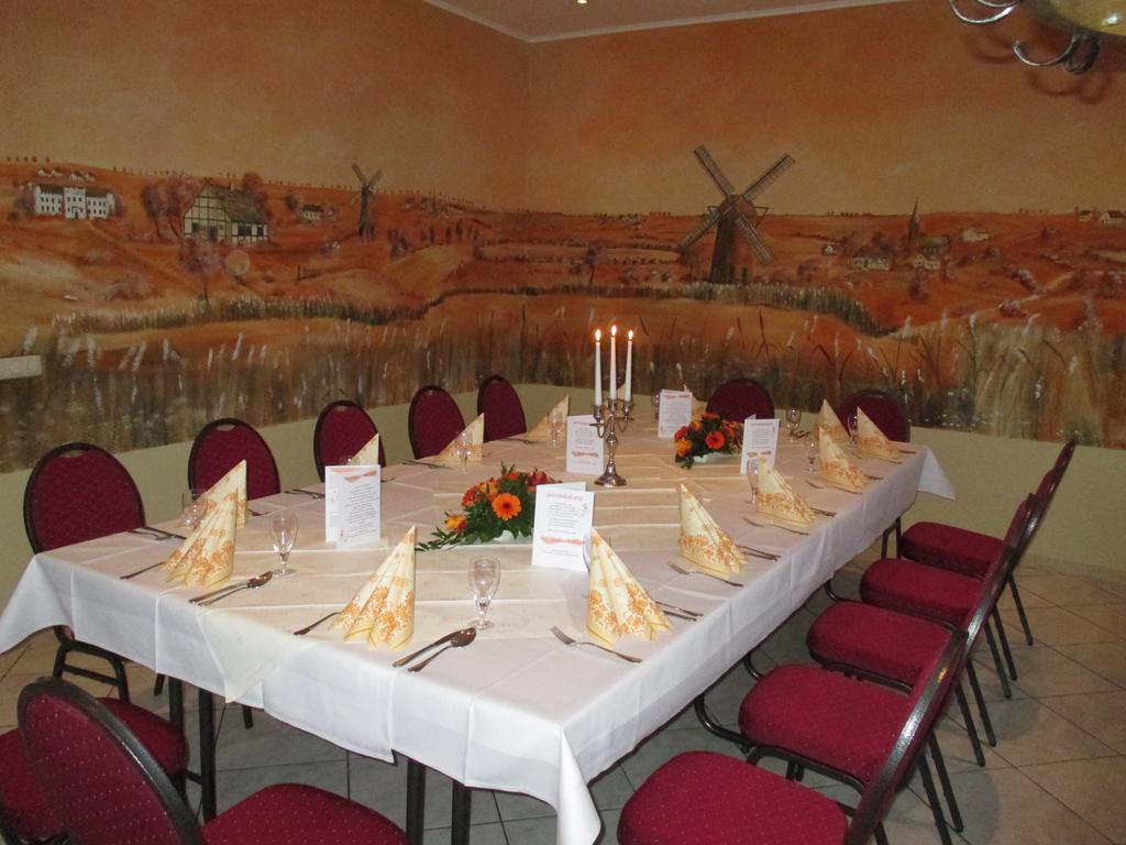 Hotel Reuterhof Reuterstadt Stavenhagen Esterno foto