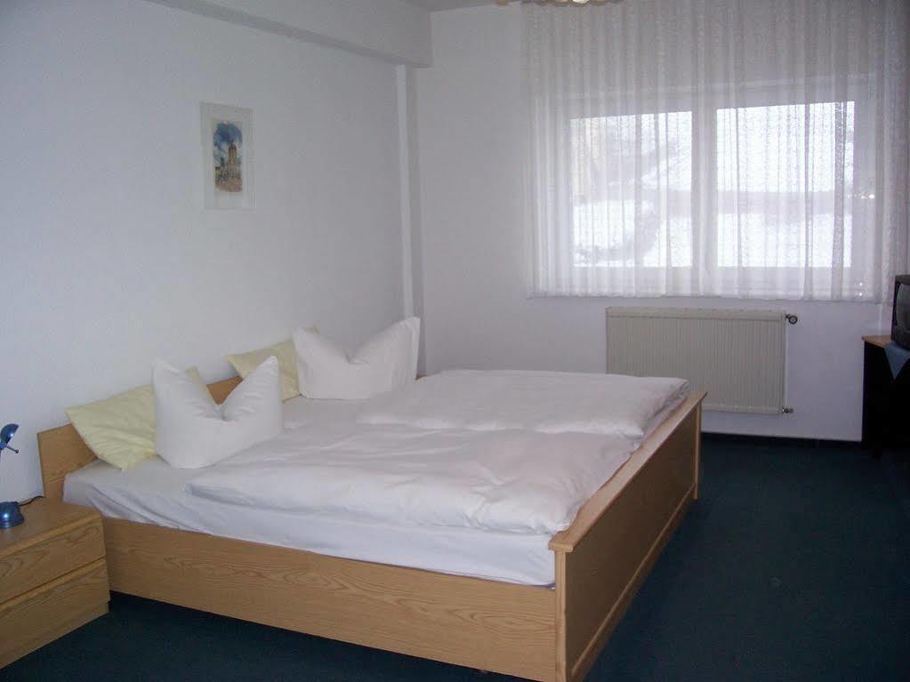 Hotel Reuterhof Reuterstadt Stavenhagen Esterno foto